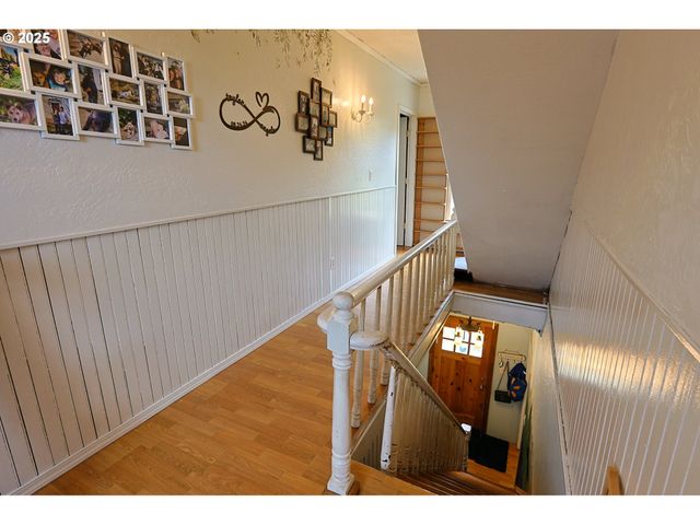 1048 ELROD Ave, Coos Bay, OR 97420