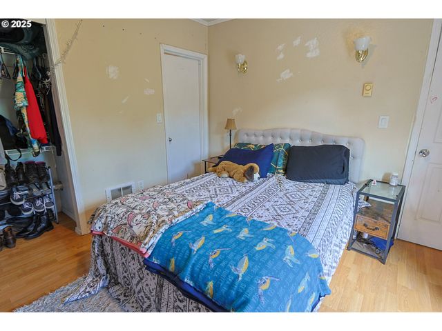 1048 ELROD Ave, Coos Bay, OR 97420
