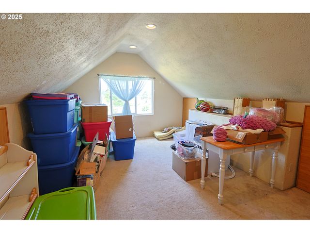 1048 ELROD Ave, Coos Bay, OR 97420