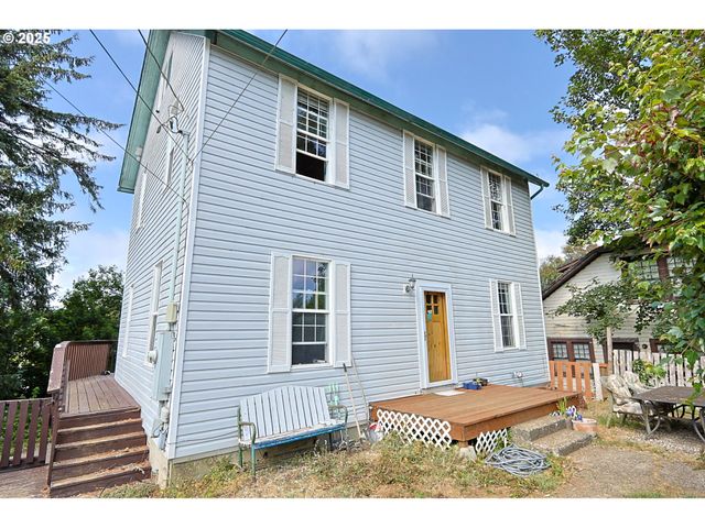 1048 ELROD Ave, Coos Bay, OR 97420