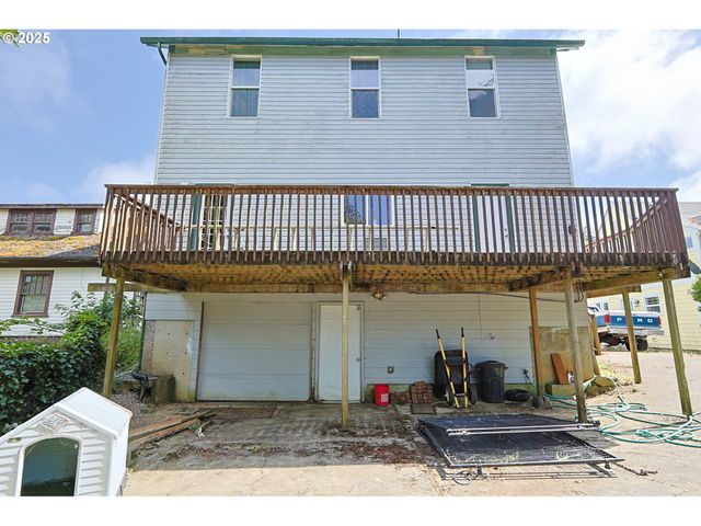 1048 ELROD Ave, Coos Bay, OR 97420