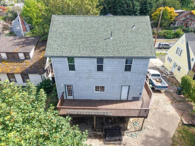 1048 ELROD Ave, Coos Bay, OR 97420