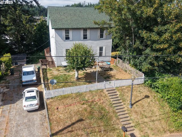 1048 ELROD Ave, Coos Bay, OR 97420