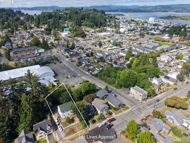 1048 ELROD Ave, Coos Bay, OR 97420