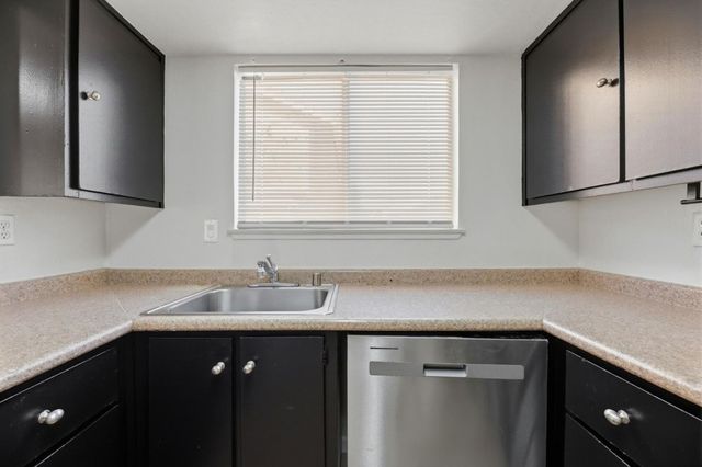 7 Las Moradas Circle, San Pablo, CA 94806