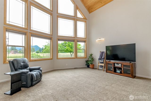 47335 260th Avenue SE, Enumclaw, WA 98022