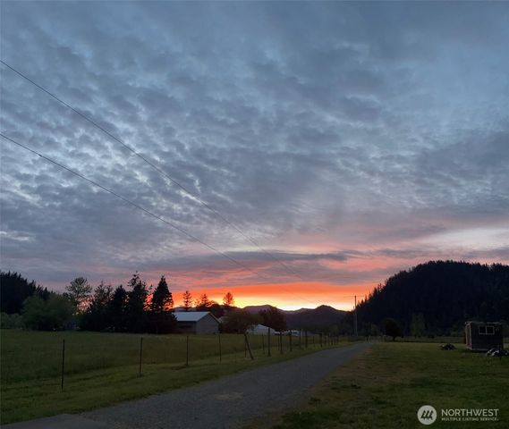 47335 260th Avenue SE, Enumclaw, WA 98022