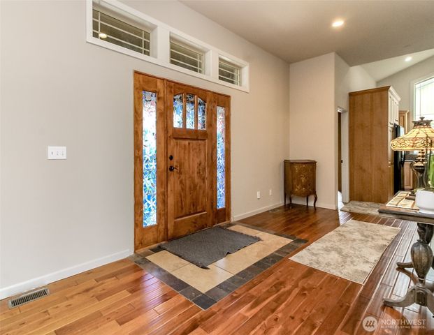 47335 260th Avenue SE, Enumclaw, WA 98022