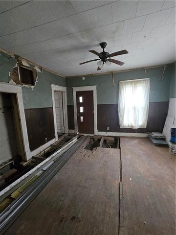 705 N New York Avenue, Sedalia, MO 65301