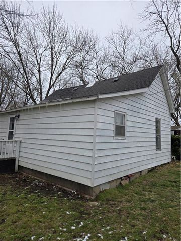 705 N New York Avenue, Sedalia, MO 65301