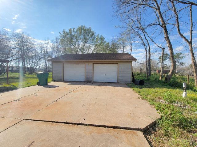 8022 Bailey Road, Pearland, TX 77584