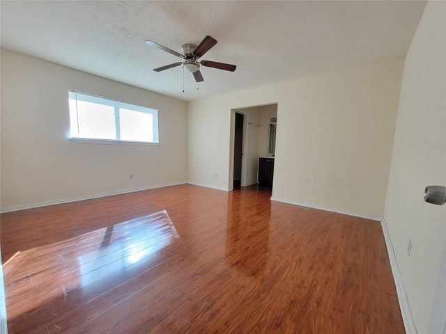 8022 Bailey Road, Pearland, TX 77584