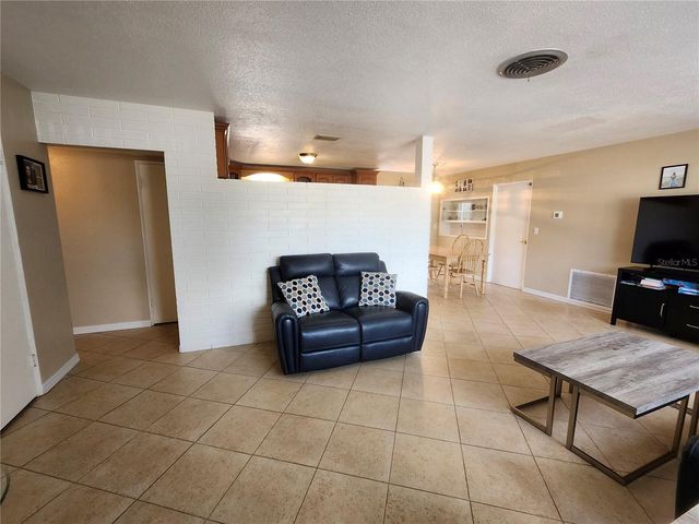 5700 30TH AVENUE N, St Petersburg, FL 33710