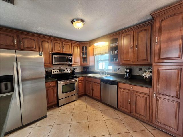 5700 30TH AVENUE N, St Petersburg, FL 33710