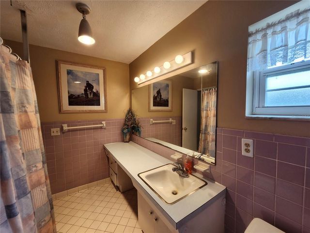 5700 30TH AVENUE N, St Petersburg, FL 33710