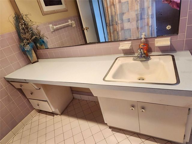 5700 30TH AVENUE N, St Petersburg, FL 33710