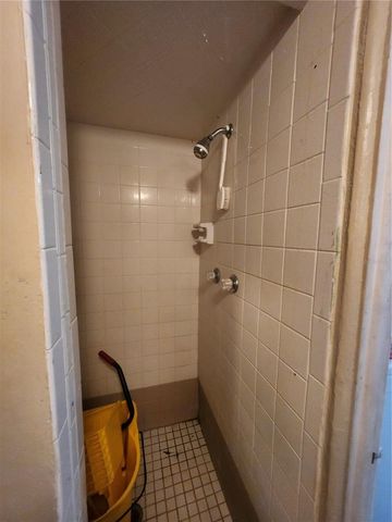 5700 30TH AVENUE N, St Petersburg, FL 33710