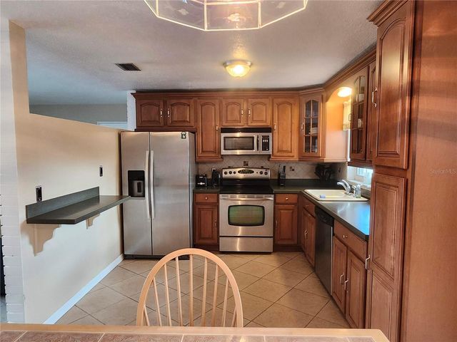 5700 30TH AVENUE N, St Petersburg, FL 33710