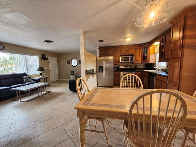 5700 30TH AVENUE N, St Petersburg, FL 33710