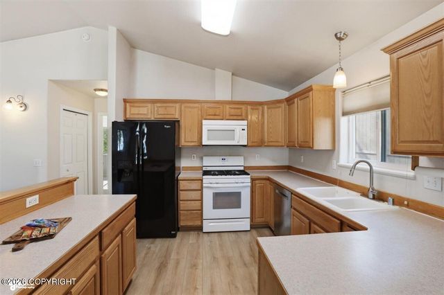 8934 Birch Park Circle, Eagle River, AK 99577