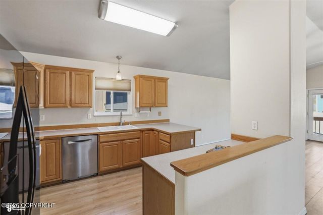 8934 Birch Park Circle, Eagle River, AK 99577