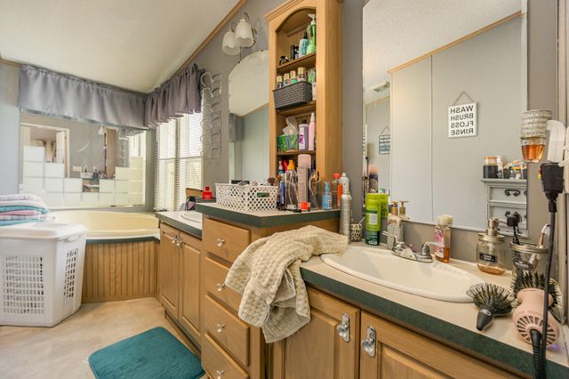 374 N Middletown Road, Winchester, KY 40391