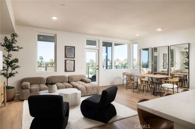 414 Main Street 330, Huntington Beach, CA 92648