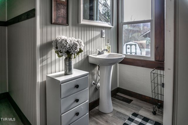 645 Garrett Hill Road, Greeneville, TN 37743