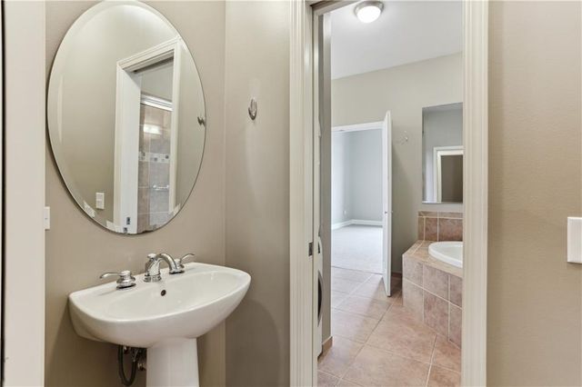 3820 Roswell NE Road 610, Atlanta, GA 30342