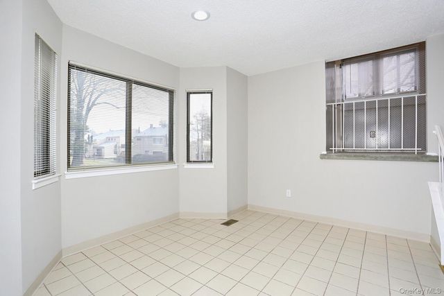 161 Treetop Circle 161, Nanuet, NY 10954