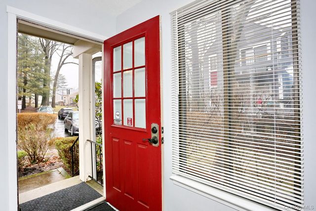 161 Treetop Circle 161, Nanuet, NY 10954