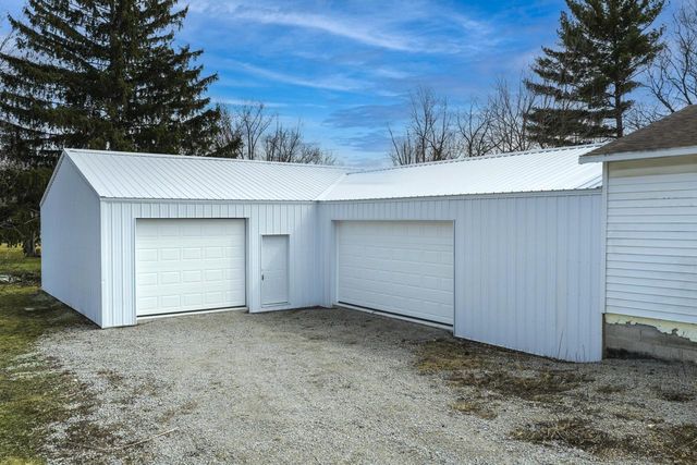 406 S College AVENUE, Fox Lake, WI 53933