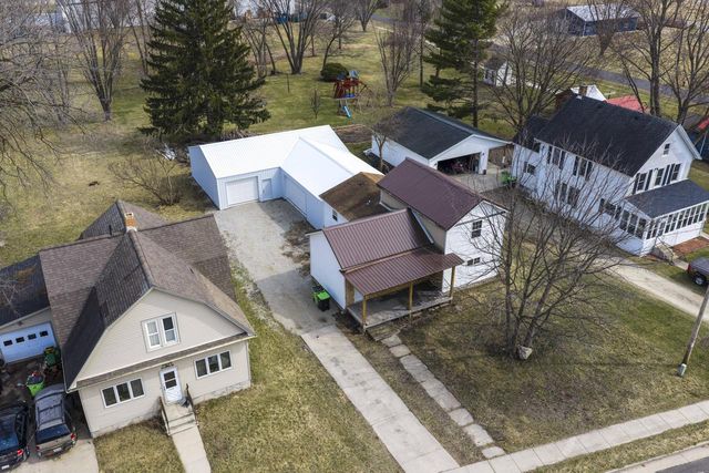 406 S College AVENUE, Fox Lake, WI 53933