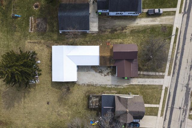 406 S College AVENUE, Fox Lake, WI 53933