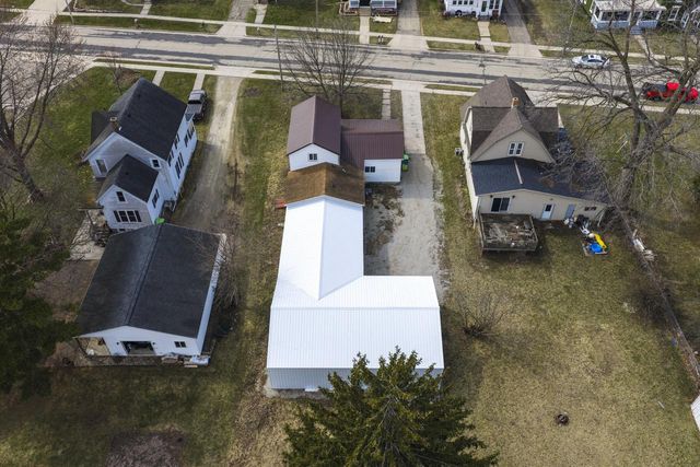 406 S College AVENUE, Fox Lake, WI 53933