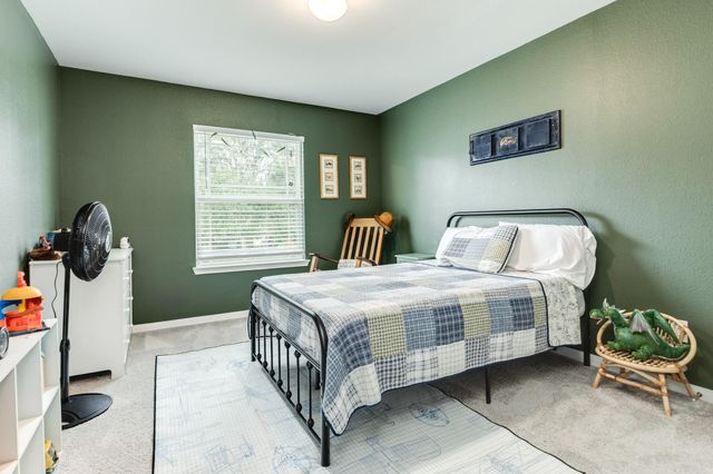 213 N Amherst Drive, West Columbia, TX 77486