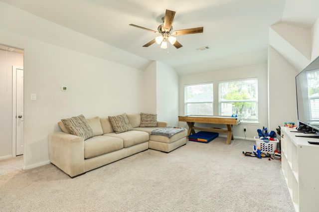 213 N Amherst Drive, West Columbia, TX 77486