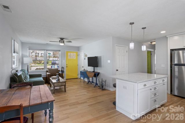 25 Ridgelawn Road, Asheville, NC 28806