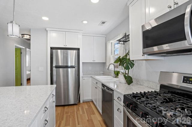 25 Ridgelawn Road, Asheville, NC 28806