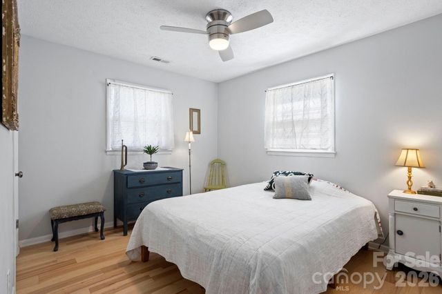 25 Ridgelawn Road, Asheville, NC 28806