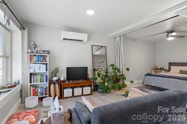 25 Ridgelawn Road, Asheville, NC 28806