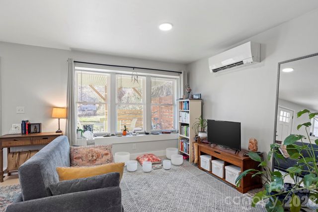 25 Ridgelawn Road, Asheville, NC 28806