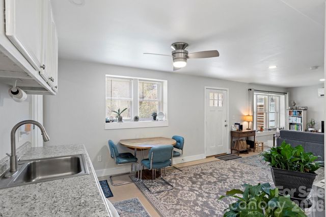 25 Ridgelawn Road, Asheville, NC 28806