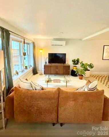 25 Ridgelawn Road, Asheville, NC 28806