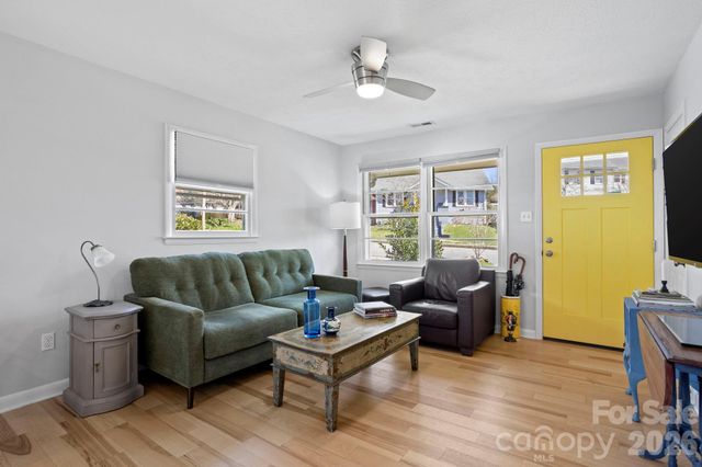 25 Ridgelawn Road, Asheville, NC 28806