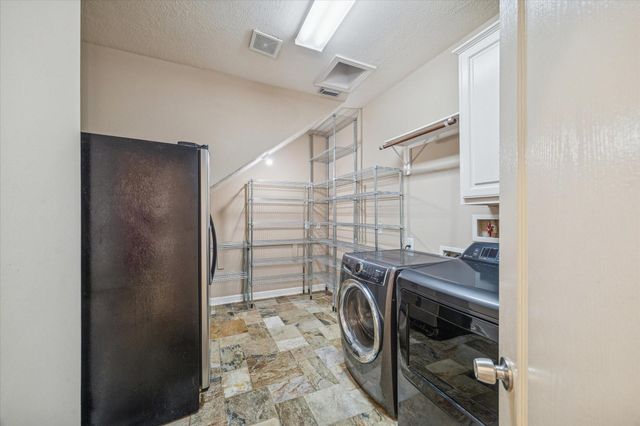 15614 Stone Gables Lane, Houston, TX 77044