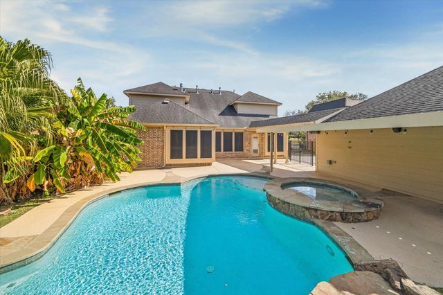 15614 Stone Gables Lane, Houston, TX 77044