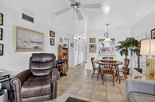9855 Sandalfoot Boulevard Apt 317, Boca Raton, FL 33428