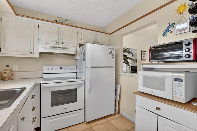 9855 Sandalfoot Boulevard Apt 317, Boca Raton, FL 33428