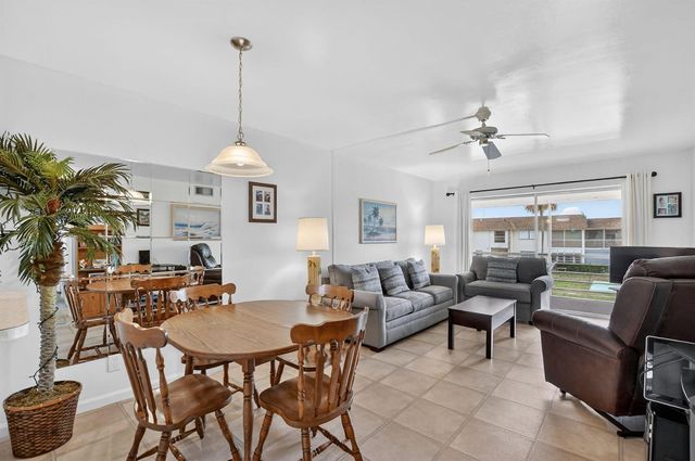 9855 Sandalfoot Boulevard Apt 317, Boca Raton, FL 33428
